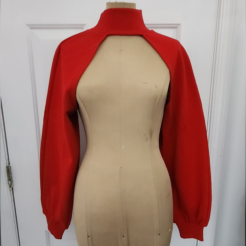 Zara Shrug OS